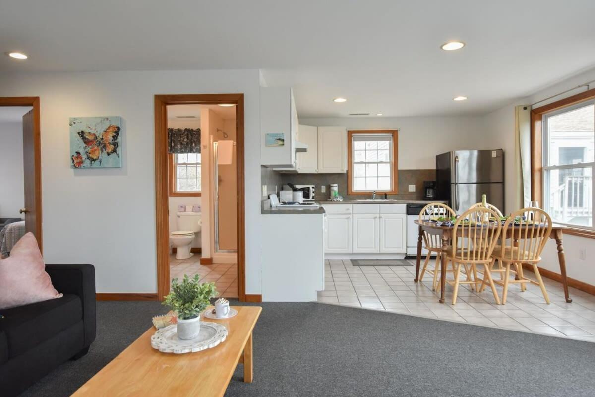 12216 - Beautiful Views Of Cape Cod Bay Access To Private Beach Easy Access To P-Town Truro Bagian luar foto